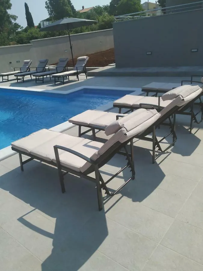 Villa Grande T&D Pula